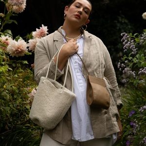 Hannah Emile Sherpa Pail in Ivory. One Size.